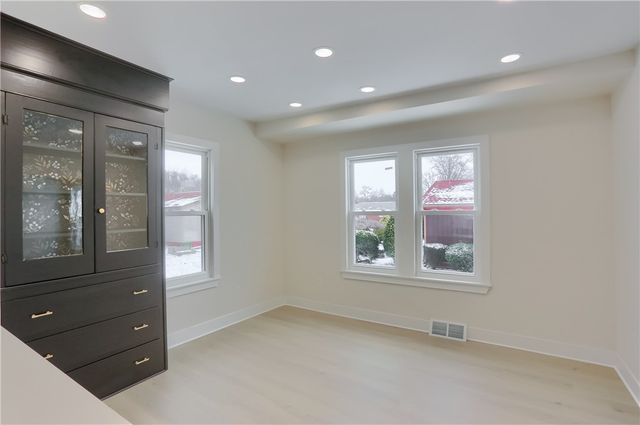 316 Line Ave, Ellwood City, PA 16117