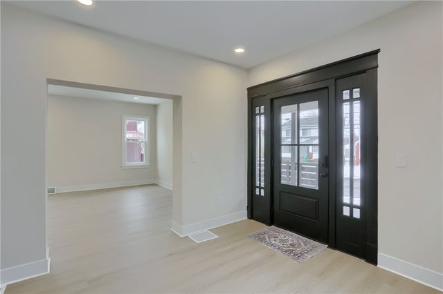 316 Line Ave, Ellwood City, PA 16117