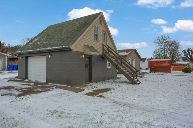 316 Line Ave, Ellwood City, PA 16117