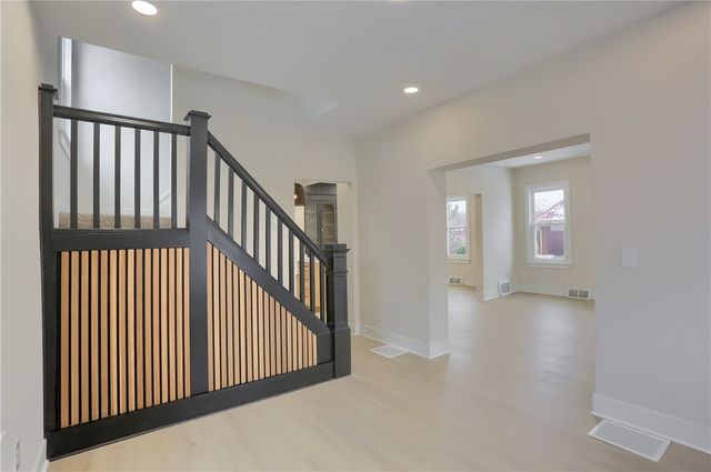 316 Line Ave, Ellwood City, PA 16117