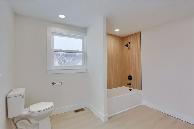 316 Line Ave, Ellwood City, PA 16117