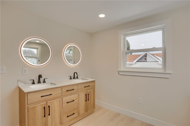 316 Line Ave, Ellwood City, PA 16117