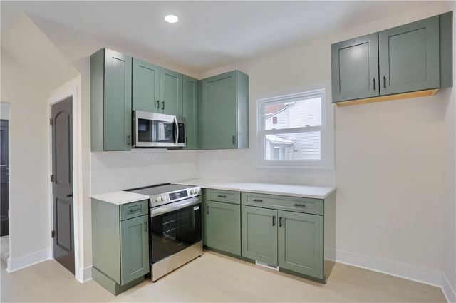 316 Line Ave, Ellwood City, PA 16117