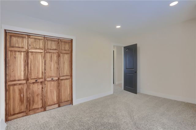 316 Line Ave, Ellwood City, PA 16117