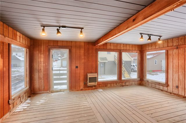 316 Line Ave, Ellwood City, PA 16117