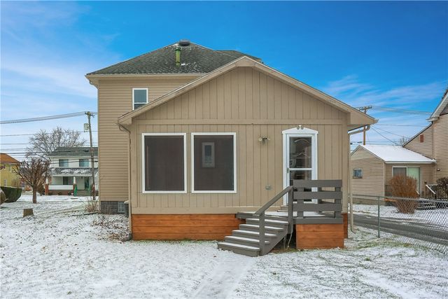 316 Line Ave, Ellwood City, PA 16117