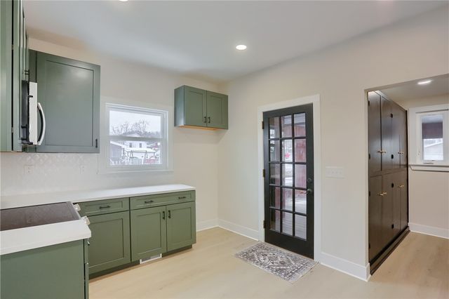 316 Line Ave, Ellwood City, PA 16117