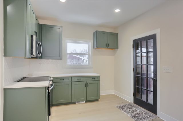 316 Line Ave, Ellwood City, PA 16117