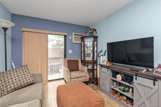 5536 69th Place R3, Maspeth, NY 11378