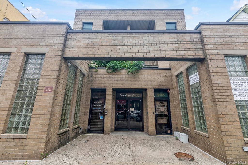 5536 69th Place R3, Maspeth, NY 11378