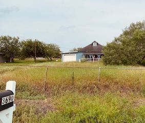 3690 Reyna St, Robstown, TX 78380