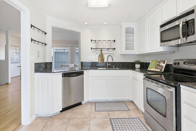 3034 Swallows Nest Dr, Sacramento, CA 95833