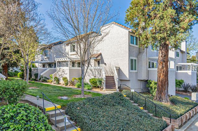 3034 Swallows Nest Dr, Sacramento, CA 95833