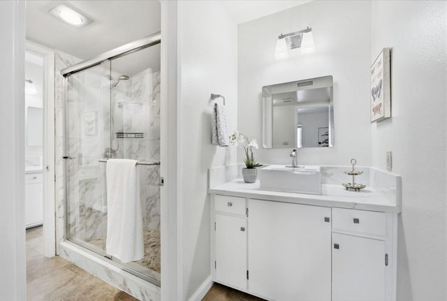 3034 Swallows Nest Dr, Sacramento, CA 95833