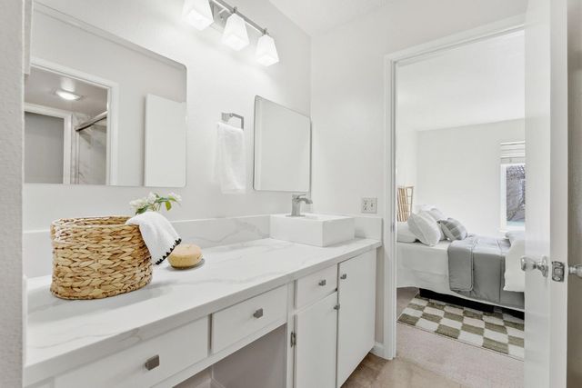 3034 Swallows Nest Dr, Sacramento, CA 95833