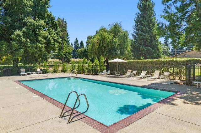 3034 Swallows Nest Dr, Sacramento, CA 95833