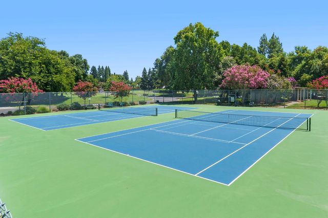 3034 Swallows Nest Dr, Sacramento, CA 95833