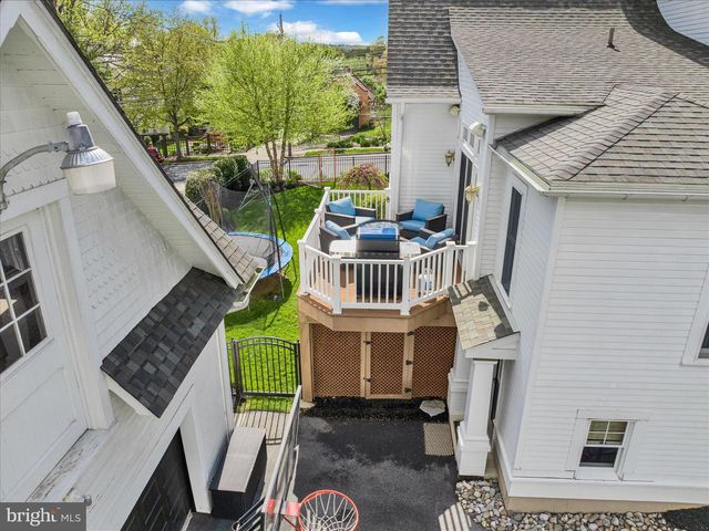 1240 DAUPHIN AVE, Wyomissing, PA 19610