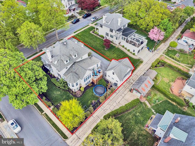 1240 DAUPHIN AVE, Wyomissing, PA 19610
