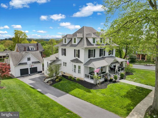 1240 DAUPHIN AVE, Wyomissing, PA 19610