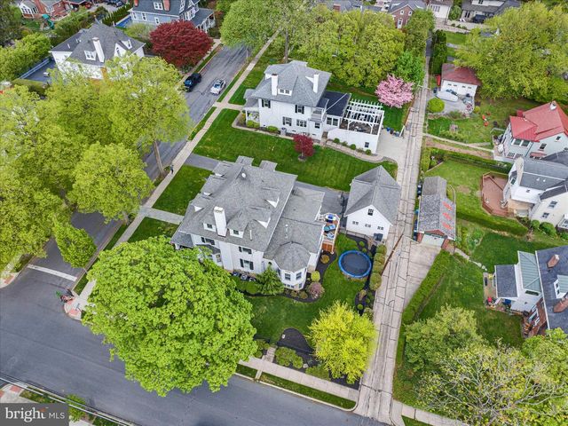 1240 DAUPHIN AVE, Wyomissing, PA 19610