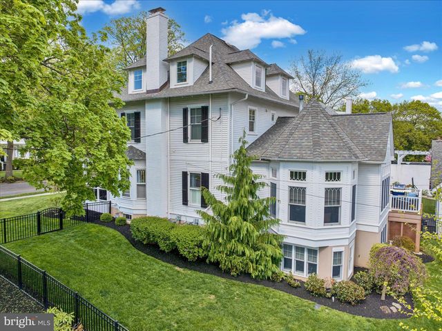 1240 DAUPHIN AVE, Wyomissing, PA 19610