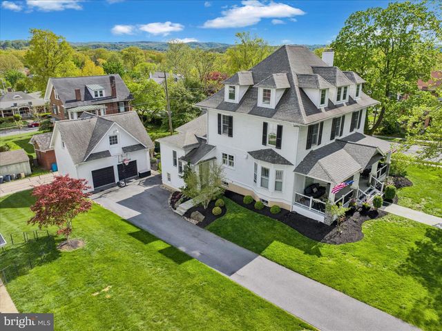 1240 DAUPHIN AVE, Wyomissing, PA 19610