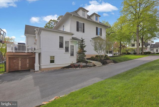 1240 DAUPHIN AVE, Wyomissing, PA 19610