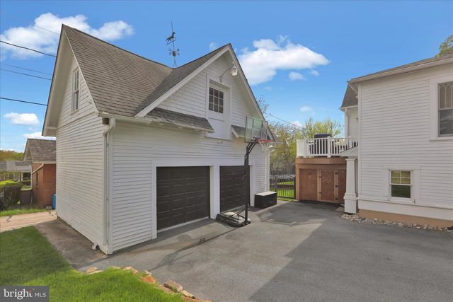 1240 DAUPHIN AVE, Wyomissing, PA 19610