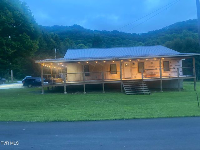 746 Hampton Creek Road, Roan Mountain, TN 37687