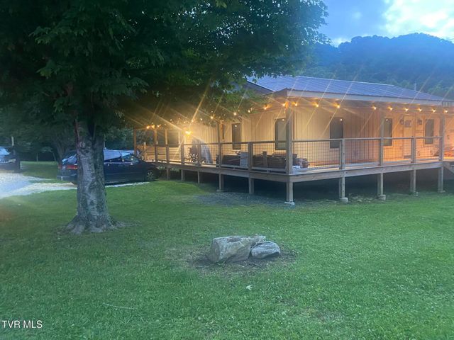746 Hampton Creek Road, Roan Mountain, TN 37687