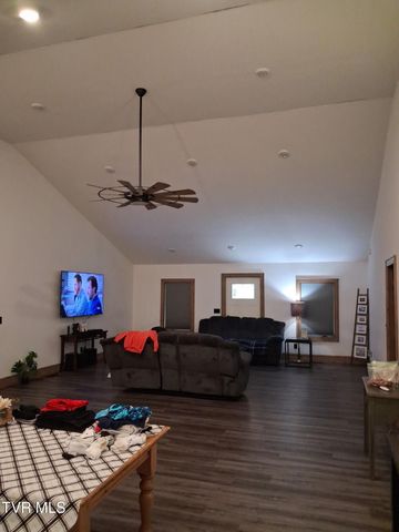 746 Hampton Creek Road, Roan Mountain, TN 37687