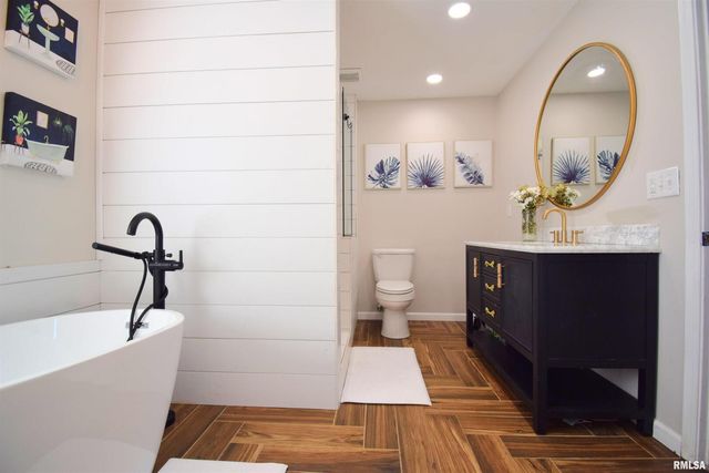 4419 Woodglen Lane, Mt Vernon, IL 62864