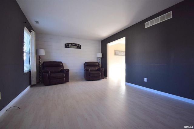 4419 Woodglen Lane, Mt Vernon, IL 62864