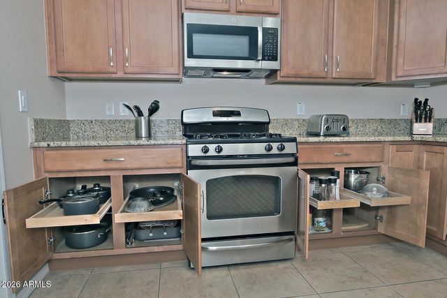 3456 N HAWTHORN Drive, Florence, AZ 85132