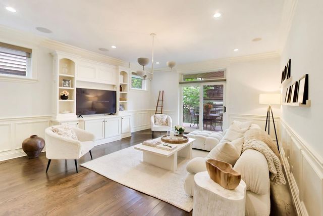 2523 N Southport Avenue 1N, Chicago, IL 60614