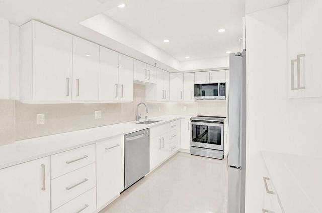 2697 N Ocean Boulevard F-604, Boca Raton, FL 33431