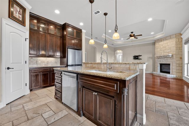 312 Ellis Ridge Drive, Weatherford, TX 76085