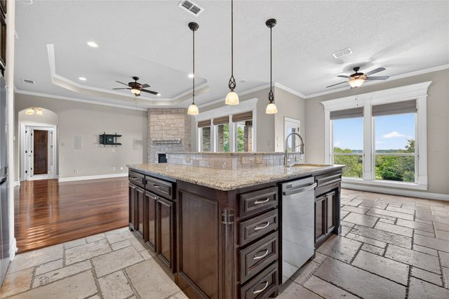 312 Ellis Ridge Drive, Weatherford, TX 76085