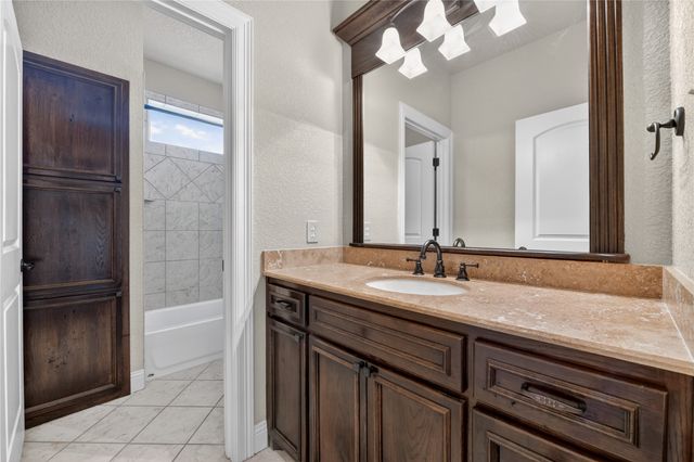 312 Ellis Ridge Drive, Weatherford, TX 76085