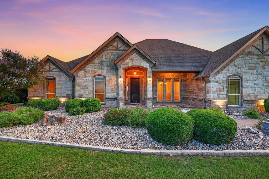 312 Ellis Ridge Drive, Weatherford, TX 76085