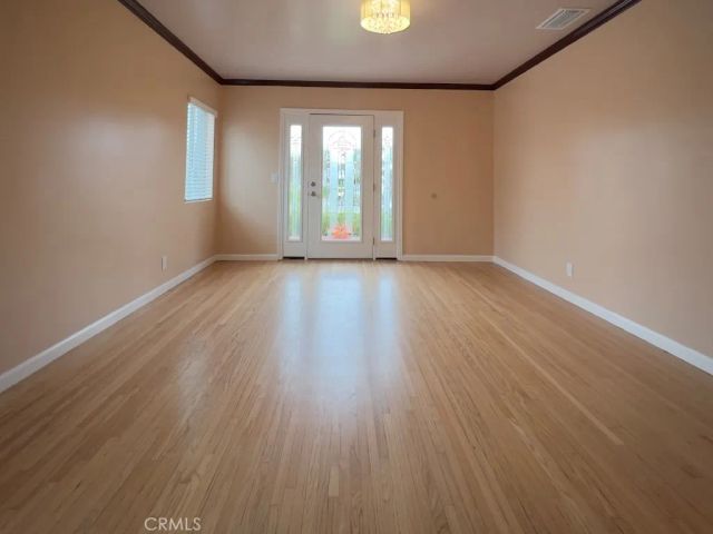 2210 N Buena Vista, Burbank, CA 91504