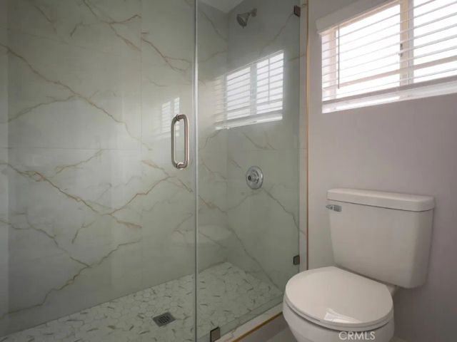 2210 N Buena Vista, Burbank, CA 91504