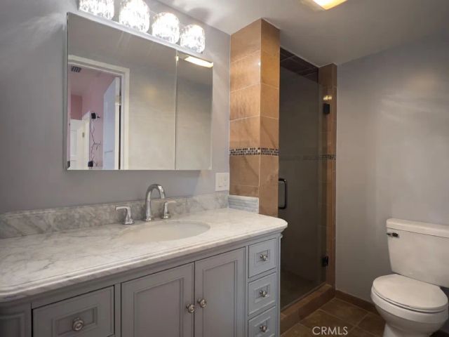 2210 N Buena Vista, Burbank, CA 91504