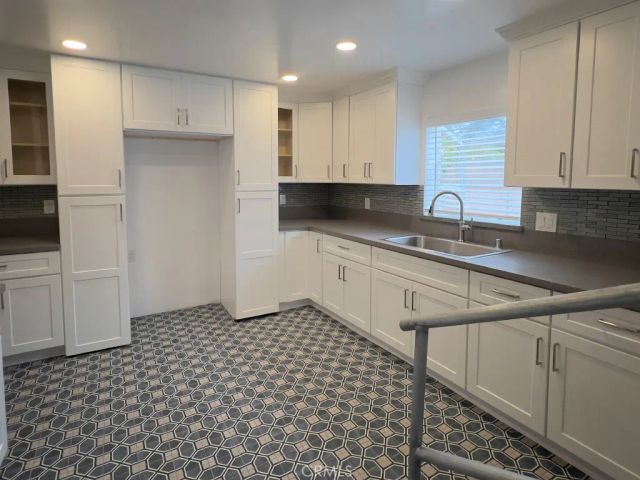 2210 N Buena Vista, Burbank, CA 91504