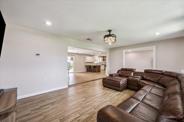 405 N Fulton Street, Texas City, TX 77591