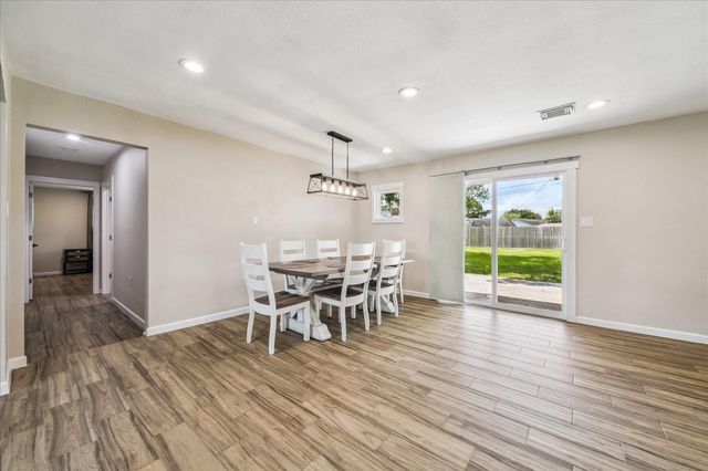 405 N Fulton Street, Texas City, TX 77591