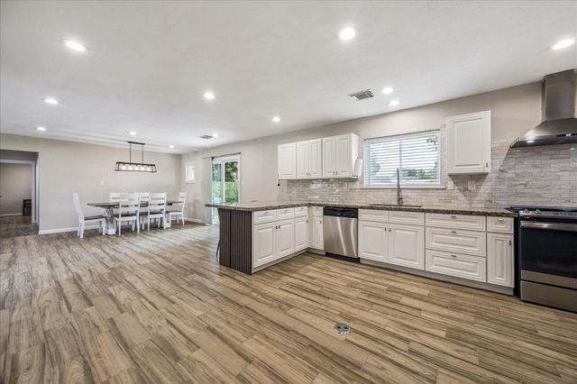 405 N Fulton Street, Texas City, TX 77591