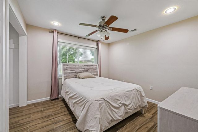 405 N Fulton Street, Texas City, TX 77591