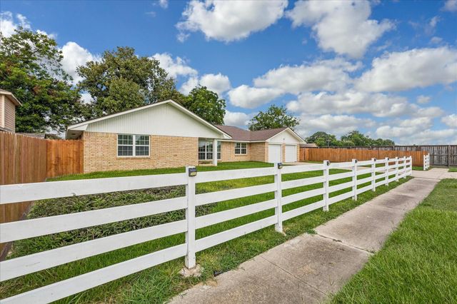 405 N Fulton Street, Texas City, TX 77591